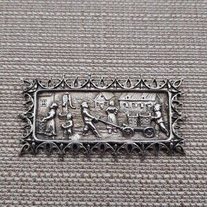 Sterling Silver Large Old Town Village Scene Pin Brooch B369